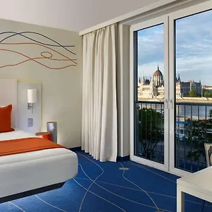 4* ホテル Park Plaza